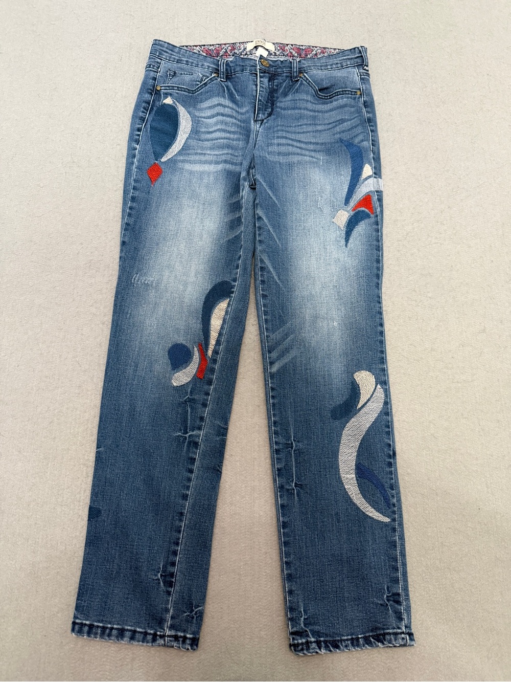 Women’s Vintage American Blue Embroidered Straight-Leg Jeans Size 8/29